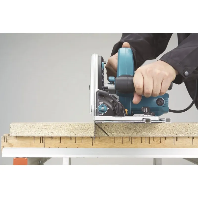 MAKITA INVALCIRKELZAAG 230V  SP6000J