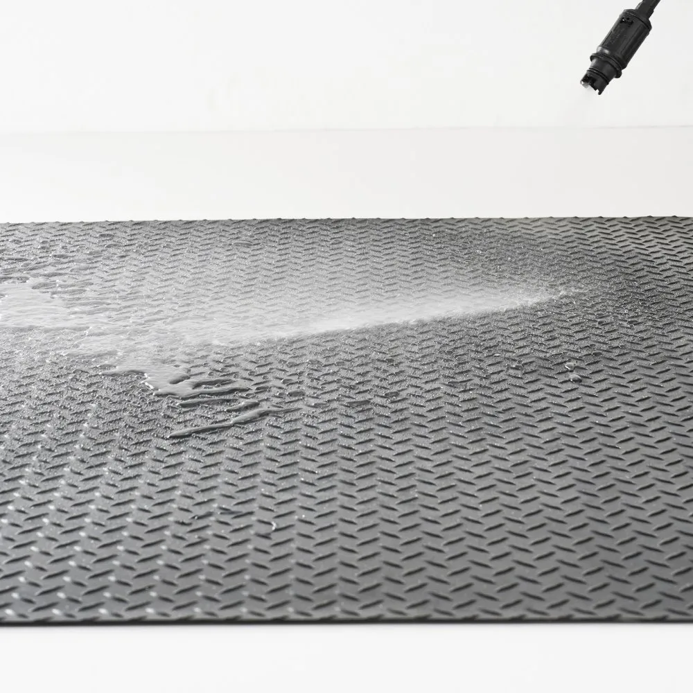 VEVOR rubberen mat 2465 x 1236 mm vloermat SBR rubberen vloerbedekking 3 mm dikke noppenmat diamant traanplaat vloermat antislip